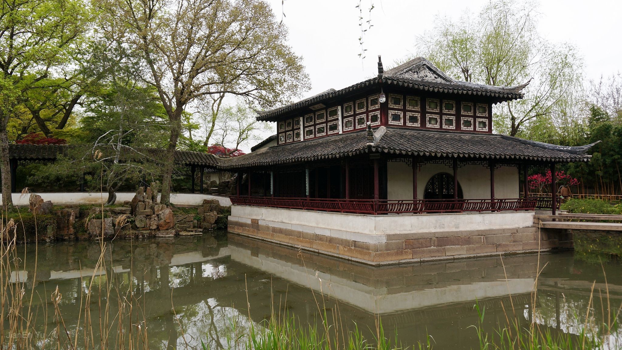 《經典江南》人間天堂杭州、古典園林蘇州、東方明珠上海、西塘古鎮江南5日遊●贈WiFi機、喜來登酒店