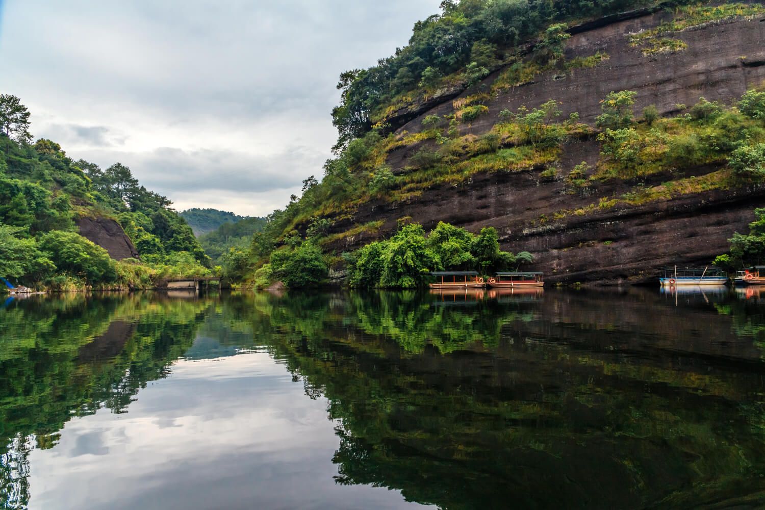 江西名山全覽～世界自然遺產(廬山、三清山、龍虎山)、鄱陽湖濕地公園、最美鄉村婺源、千年瓷都景德鎮、竹橋古村豪華八日【升等國際五星酒店+豪華自助晚餐】[含稅]