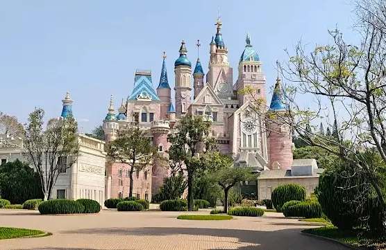 嘉義夢幻~歐樂沃築夢城堡、二尖山-嘜走茶園步道二日遊