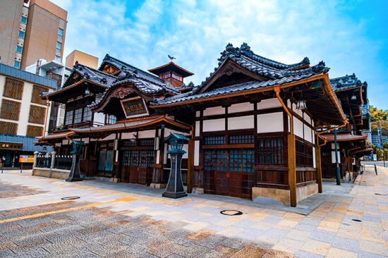 台北高松四國道後溫泉+小豆島5日CI6541